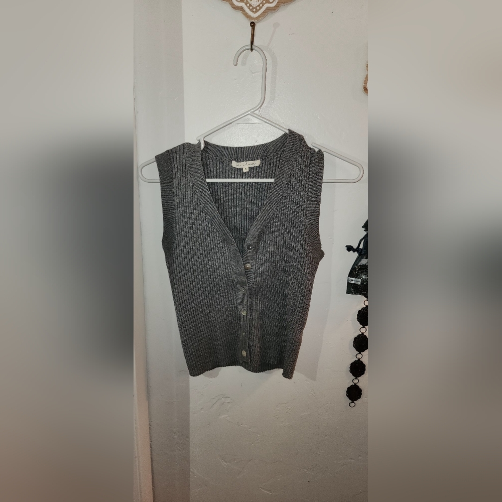 Knitted top, size small, from Mint and Basil Boutique